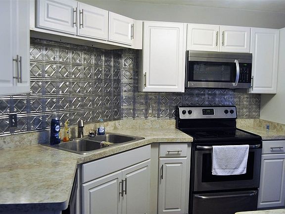 3rd image of 58265 Terrace Ln
