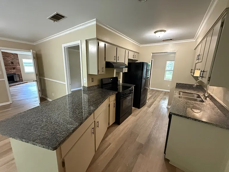 3537 NW 49th Ave — Photo 11