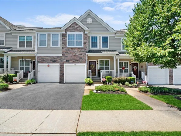 102 Paget Lane, Massapequa, NY 11758