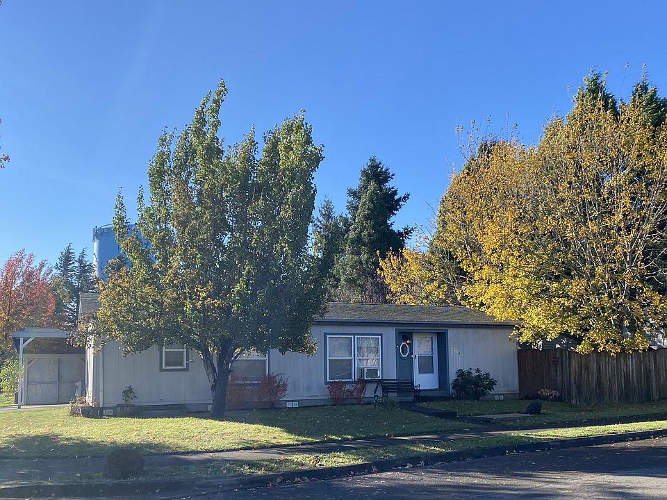 2nd image of 2334 SW 29th St #22