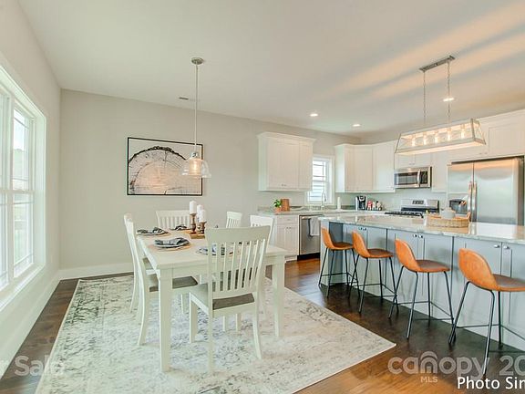 5th image of 25 Creekside Dr