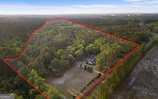 3rd image of 321 Anderson Rd