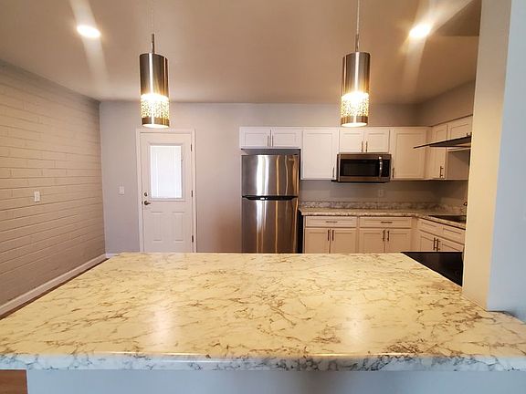 2nd image of 315 W 10th Pl APT 4