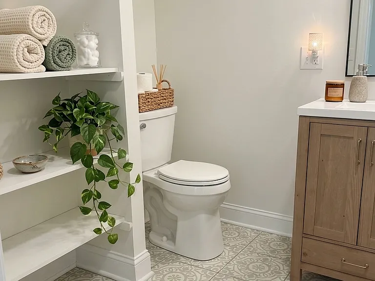 Spacious bathroom with open shelving