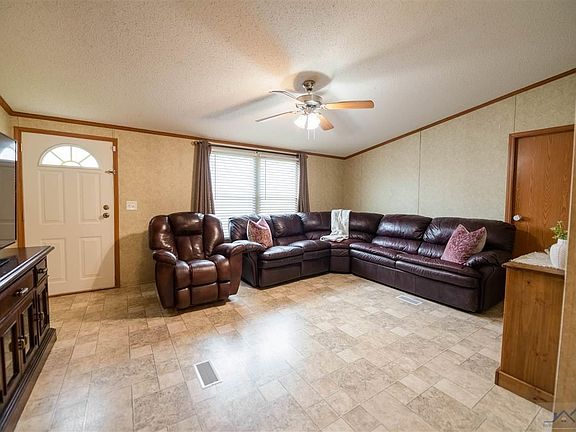 4th image of 365 Blakefield Dr