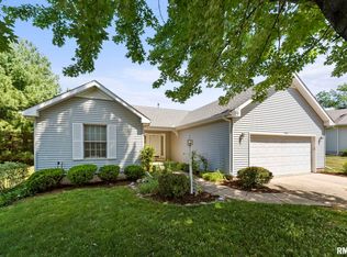2312 Highland Park Ct, Davenport, IA 52803