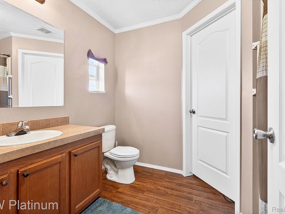 24494 Edwin Dr, photo 15