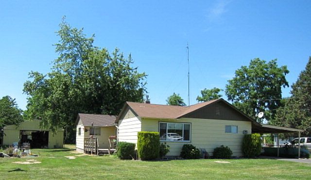 1st image of 447 NE Carey Ct