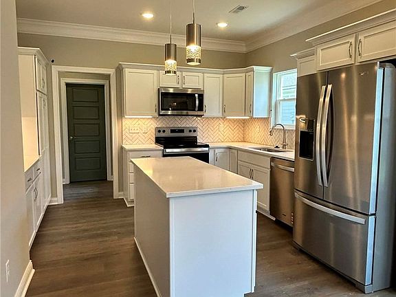 5th image of 2113 Loop Island Way