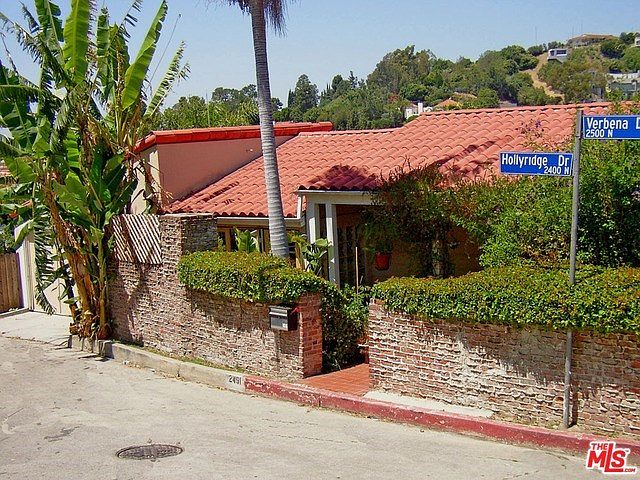 1st image of 2491 Hollyridge Dr