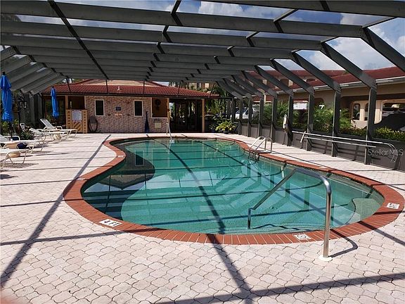 4th image of 1 Colony Point Dr APT 6C