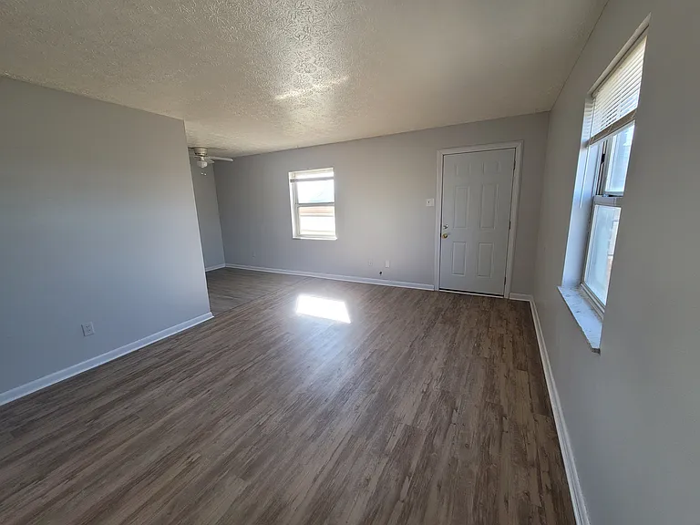 713 Mill St #1 — Photo 3