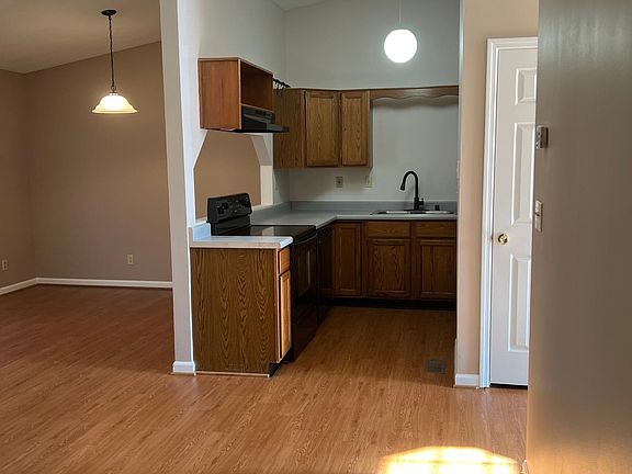 2nd image of 7 Harmony Landing Ct #A