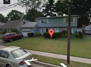 18 Fieldstone Dr, Syosset, NY 11791