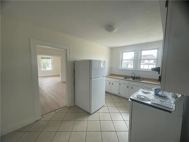 1439 Maryland Ave — Photo 21