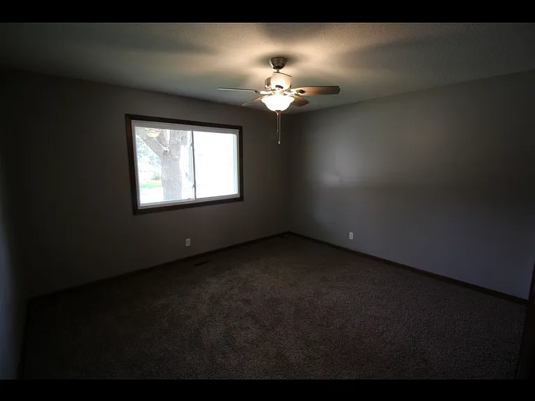 1100 Cold Spring Rd — Photo 3