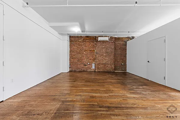 Rented by ERNY LLC | media 3