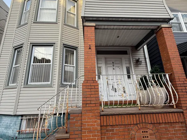 920 20th Street image 1 of 15