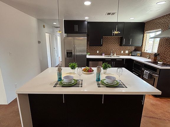 5th image of 5548 N 12th Ave