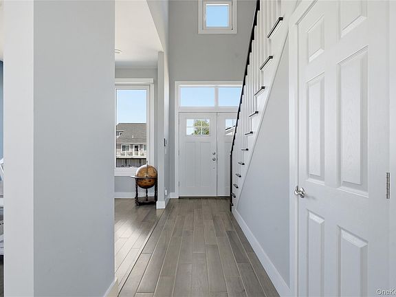3rd image of 298 W Lido Promenade