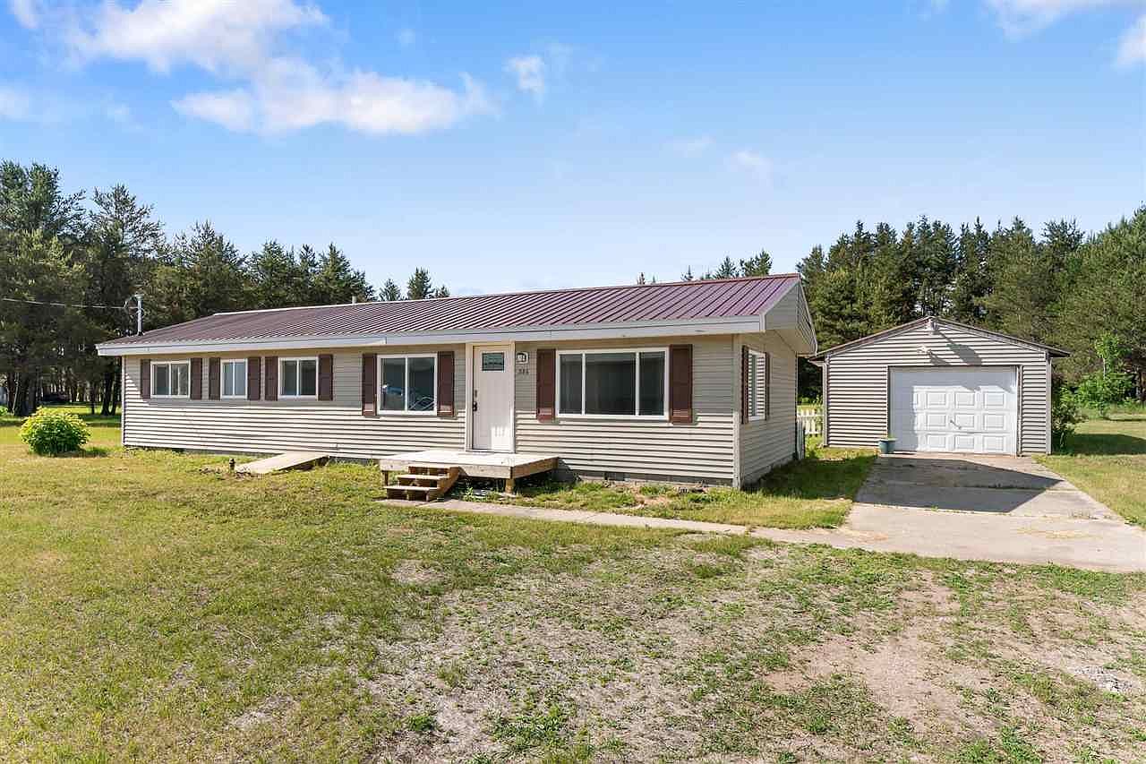 386 Randolph St, Gaylord, MI 49735 Zillow