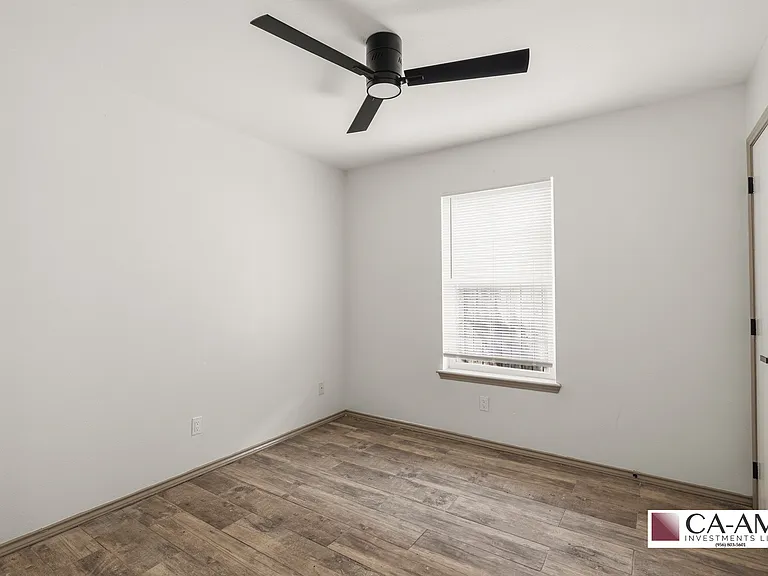 9215 N 32nd Ln — Photo 10