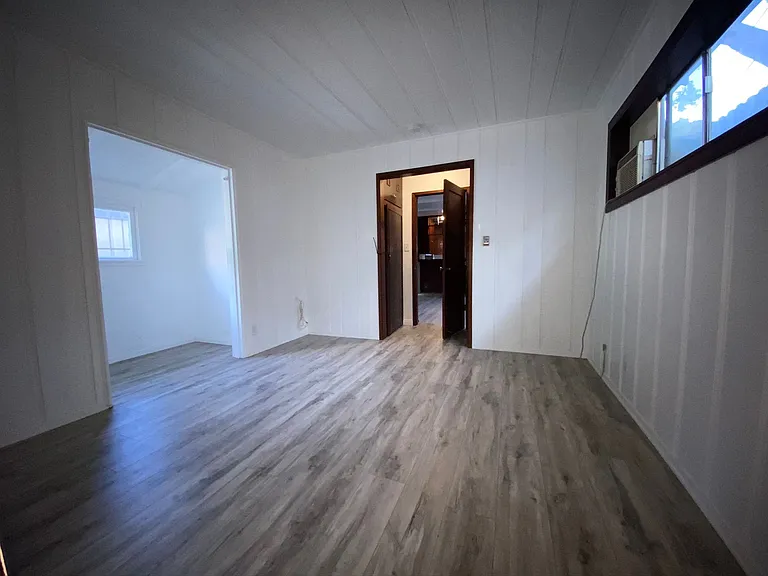 4845 1/2 Agnes Ave — Photo 11