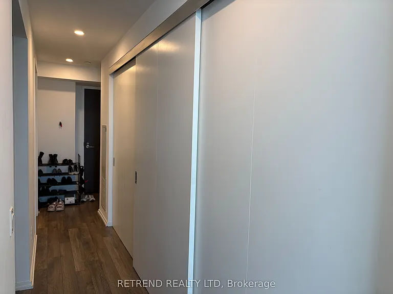 197 Yonge St #4704 — Photo 24