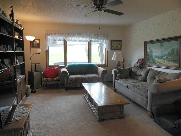 5th image of 950 Country Club Dr