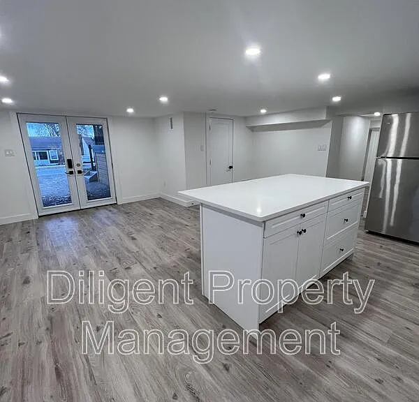 438 Bellevue St #LOWER — Photo 6