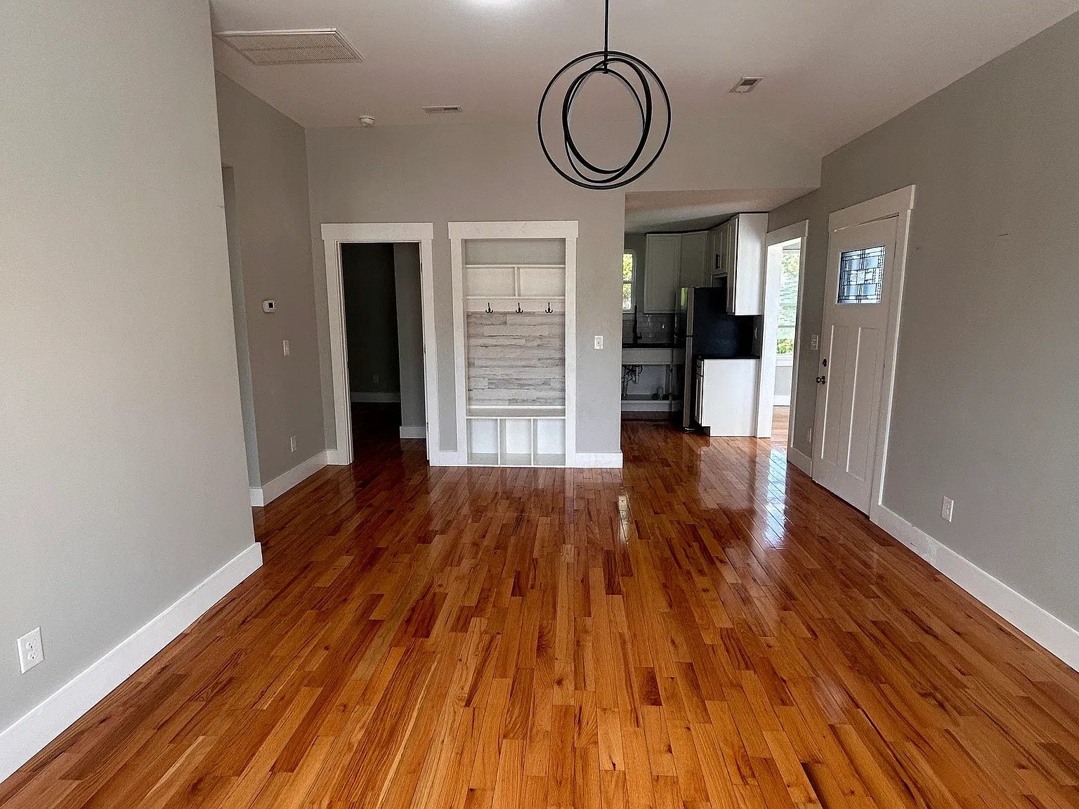 2 bed, 1000 sqft, $1,650 — Photo 1