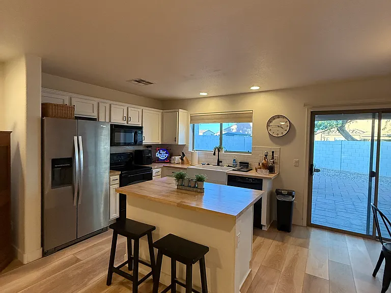 3328 W Belle Ave — Photo 17