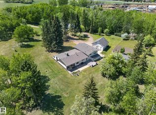 22048 Township Rd #522, Strathcona County, AB T8E 1G2