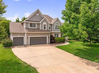 10122 Theden Cir, Lenexa, KS 66220
