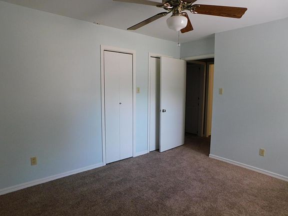 3rd image of 923 S El Paso Ave
