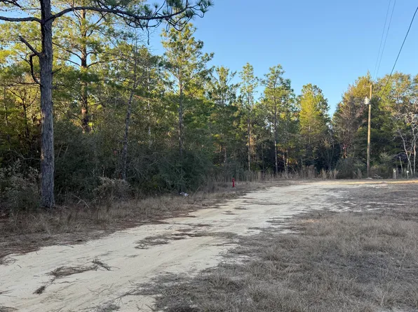 5 On Forest Ln, Defuniak Springs, FL 32433