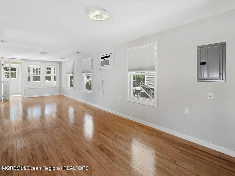 9 Gravelly Point Rd #4 — Photo 3