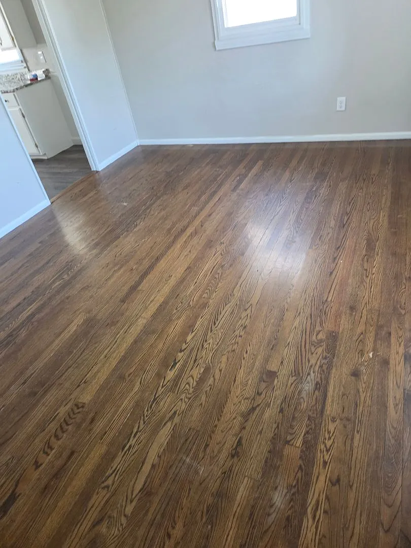 3 bed, 1 bath, 1 car garage, fenced in backyard — Photo 4