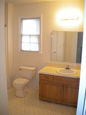 3rd image of 10 Holdsworth Ct