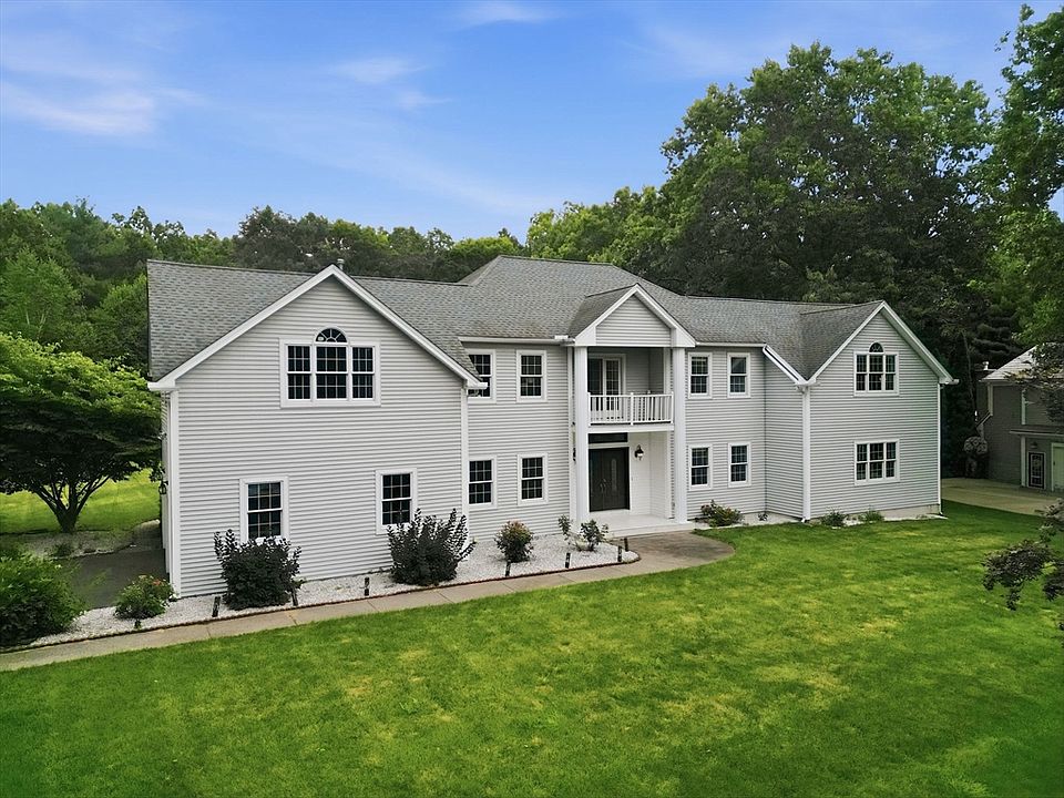 1st image of 20 Raymond Cir