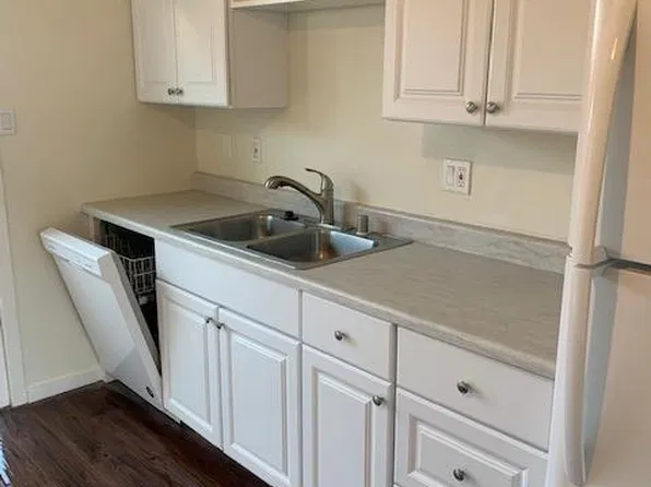 300 Glenn Dr APT B, Folsom, CA 95630