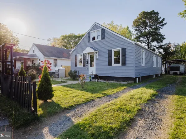 946 Martin Rd, Essex, MD 21221