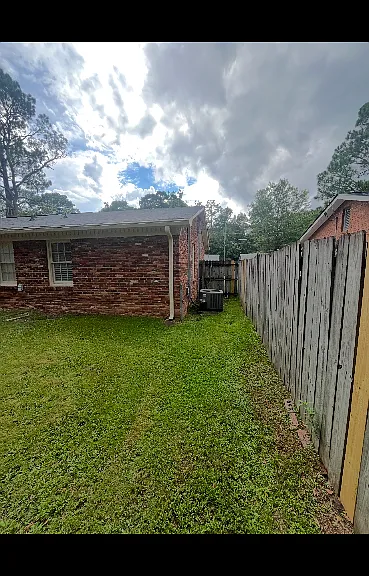 5820 Windsor Dr — Photo 7
