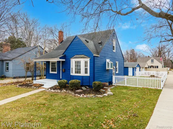 1027 Orchard Grove Dr, Royal Oak, MI 48067