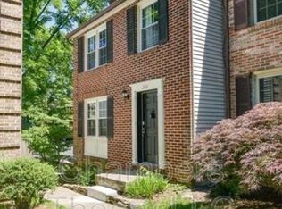 300 Gundry Dr, Falls Church, VA 22046