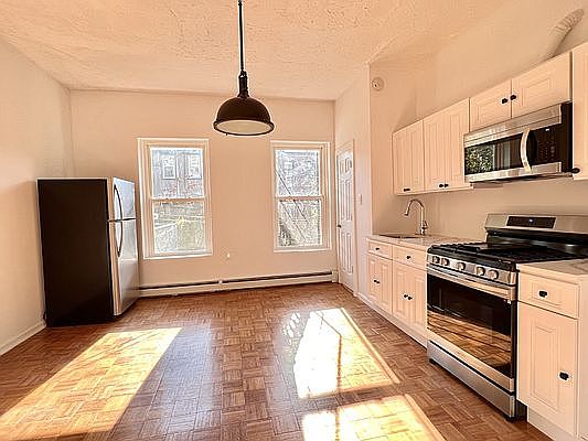 5th image of 376 Atlantic Ave #1