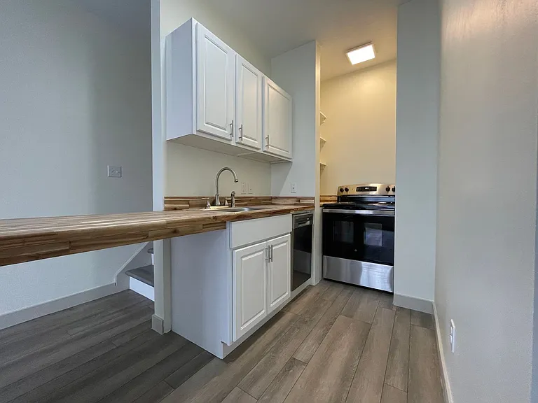125 N Washington St — Photo 160