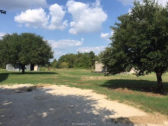 5th image of 3820 Elaine Dr
