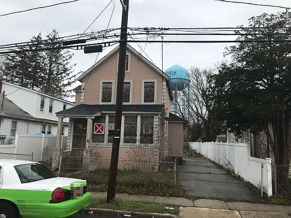 3rd image of 15 Sycamore Ave