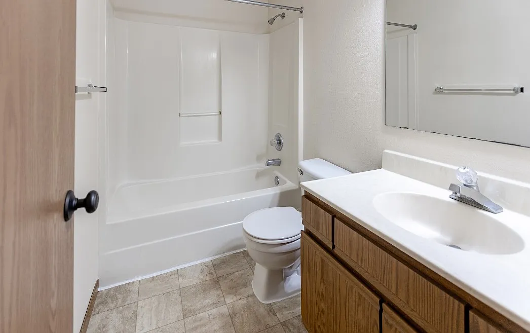 Norway Pines Apartments — Photo 3